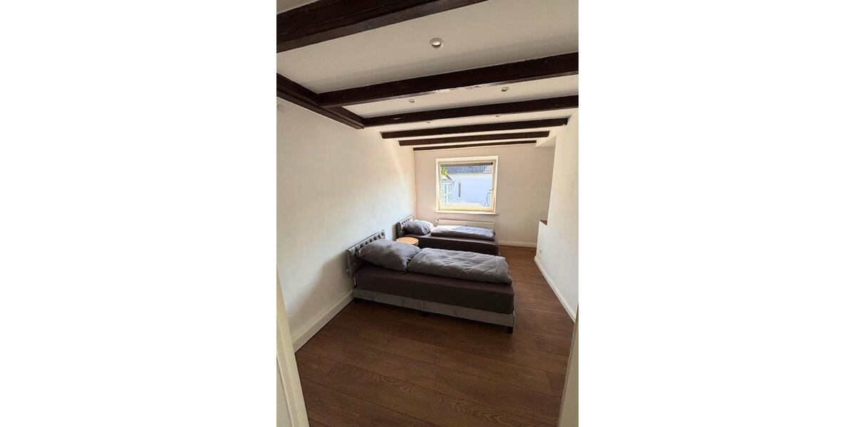 Etagenwohnung Lingen (Ems) Damaschke - 4 Zimmer, 135 m&sup2;, 20&euro; | Angebot:24699132