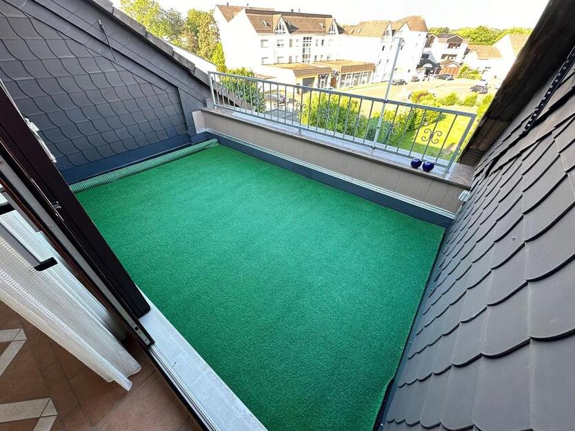 Großzügige 5-Zimmer-Wohnung, 155qm mit Garten und Stellplatz