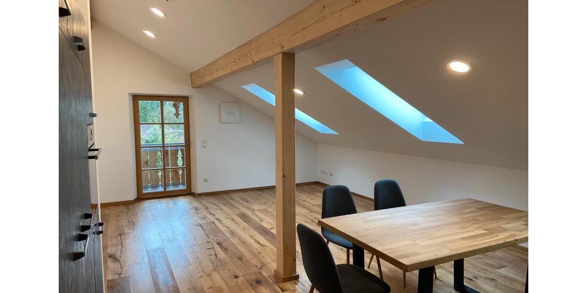 Dachgeschoßwohnung Griesstätt - 3 Zimmer, 85 m&sup2;, 1.400&euro; | Angebot:26213387