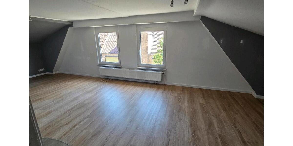 Dachgeschoßwohnung Lägerdorf - 3 Zimmer, 75 m&sup2;, 780&euro; | Angebot:25594898