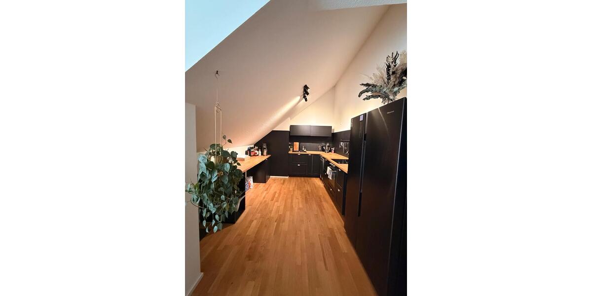 Dachgeschoßwohnung Hannover Vahrenwald-List - 2 Zimmer, 80 m&sup2;, 1.090&euro; | Angebot:26038979