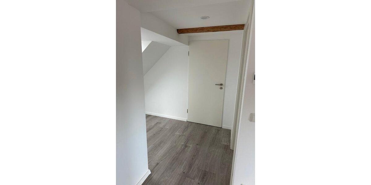 Dachgeschoßwohnung Bovenden - 2 Zimmer, 62 m&sup2;, 800&euro; | Angebot:26051411