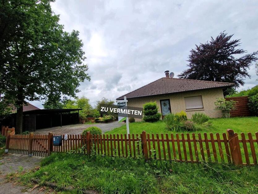 Ebenerdiger Bungalow mit Wintergarten, Garten & Doppelcarport