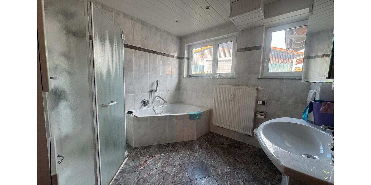 Erdgeschoßwohnung Volkach - 3 Zimmer, 103 m&sup2;, 950&euro; | Angebot:24356418