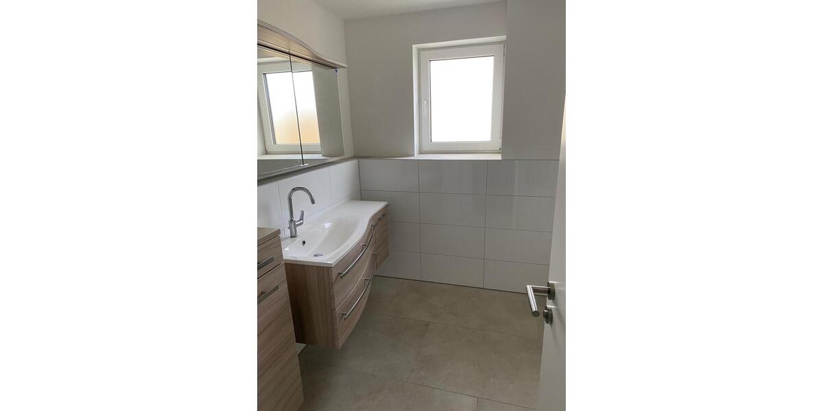 Etagenwohnung Neusäß - 4 Zimmer, 90 m&sup2;, 1.600&euro; | Angebot:25049307