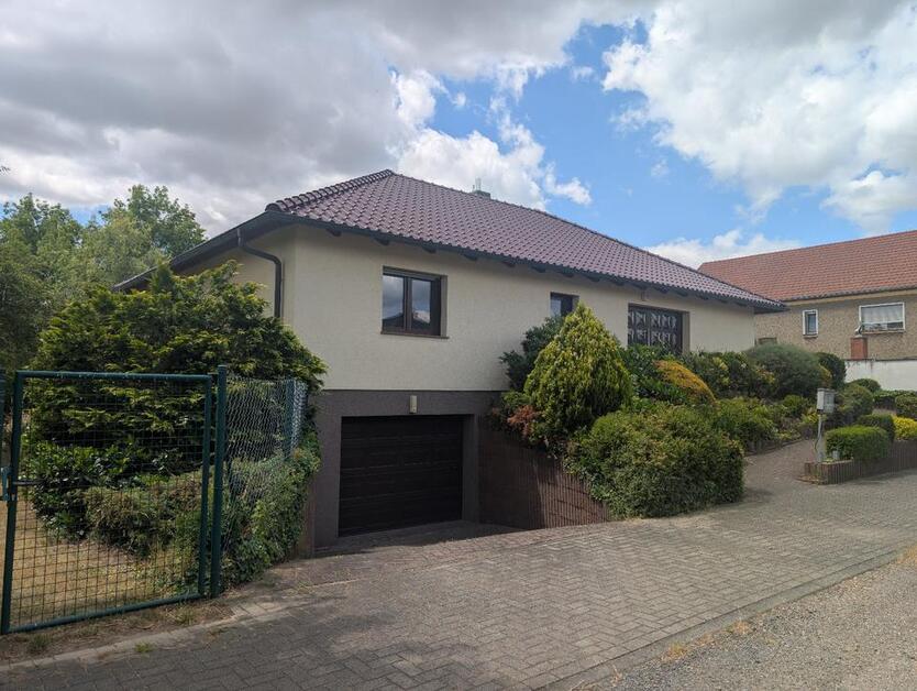 Modernes Einfamilienhaus zur Miete – viel Platz und Garten