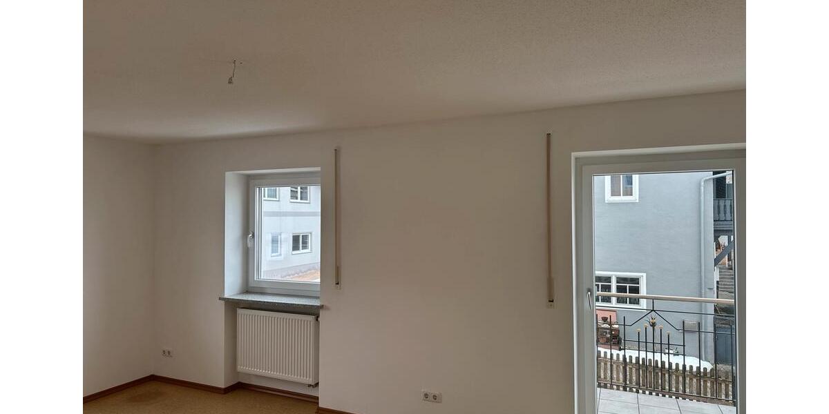 Etagenwohnung Winzer - 6 Zimmer, 176 m&sup2;, 1.350&euro; | Angebot:24280302