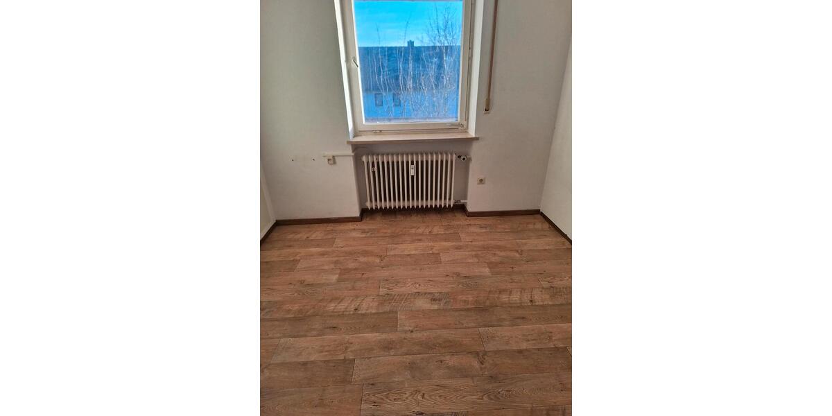 Etagenwohnung Aindling - 3 Zimmer, 90 m&sup2;, 900&euro; | Angebot:25281062