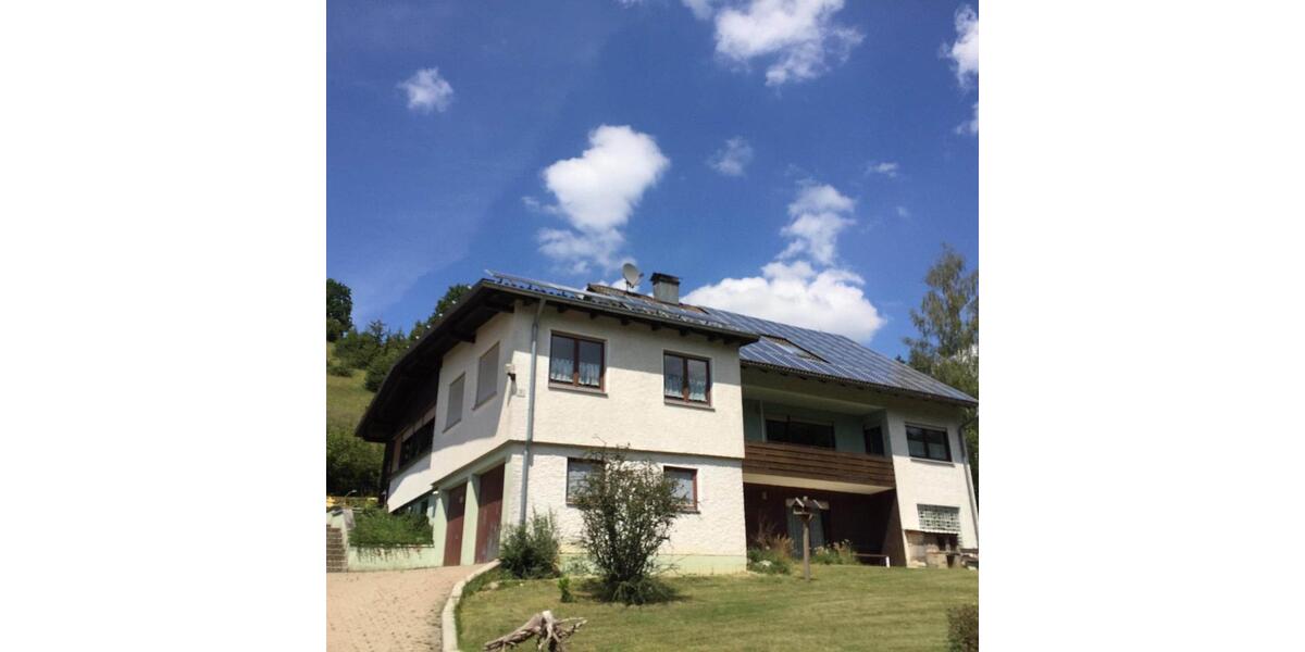 Dachgeschoßwohnung Polsingen - 8 Zimmer, 250 m&sup2;, 1.200&euro; | Angebot:25883171