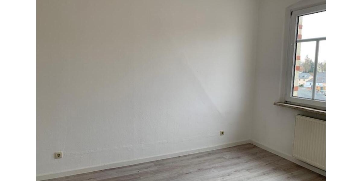 Dachgeschoßwohnung Waldheim - 2 Zimmer, 35 m&sup2;, 245&euro; | Angebot:25805280