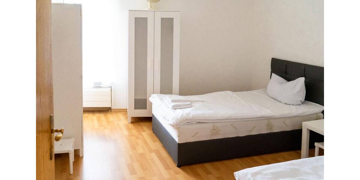Wohnen auf Zeit Nittendorf - 3 Zimmer, 90 m&sup2;, 80&euro; | Angebot:10693688