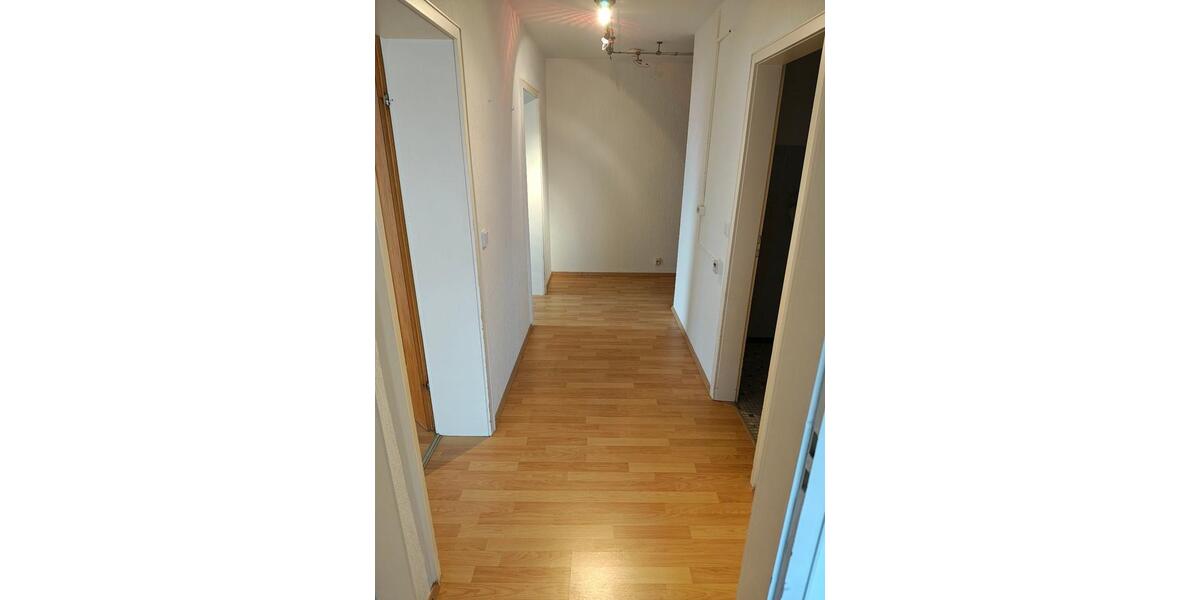 Etagenwohnung Hockenheim - 2 Zimmer, 70 m&sup2;, 750&euro; | Angebot:25452055
