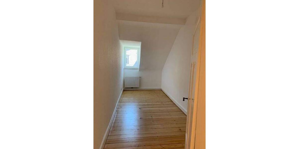 Etagenwohnung Baden-Baden Innenstadt - 4 Zimmer, 170 m&sup2;, 980&euro; | Angebot:26310300