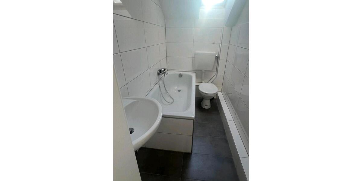 Dachgeschoßwohnung Duisburg Duisburg-Mitte - 2 Zimmer, 37 m&sup2;, 425&euro; | Angebot:26481166