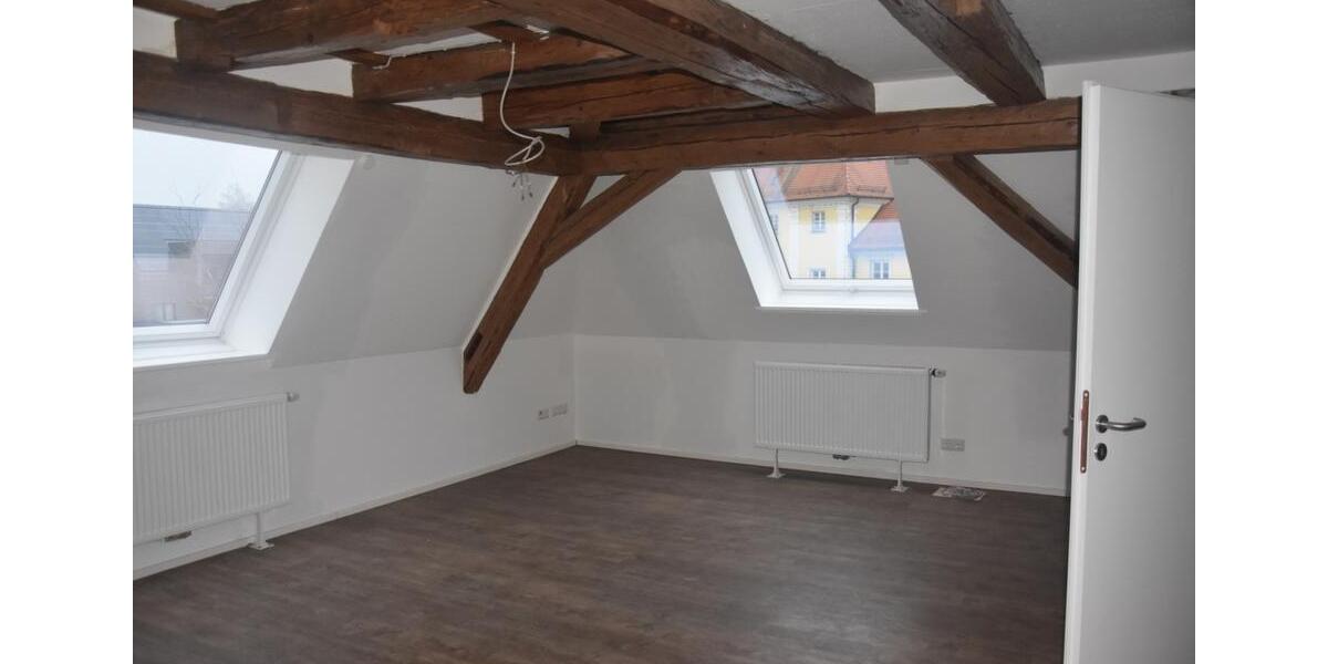 Dachgeschoßwohnung Bad Schussenried - 2 Zimmer, 88 m&sup2;, 1.100&euro; | Angebot:24842589