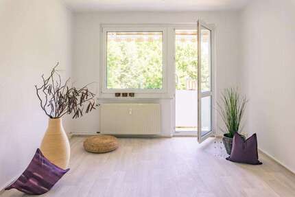 Wohnung zum Mieten in Chemnitz 270 € 47.64 m² 2 zimmer