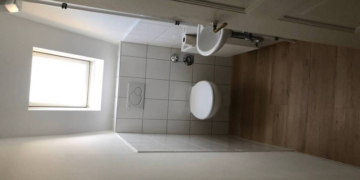 Etagenwohnung Stuttgart Bad Cannstatt - 4 Zimmer, 76 m&sup2;, 1.100&euro; | Angebot:26806574