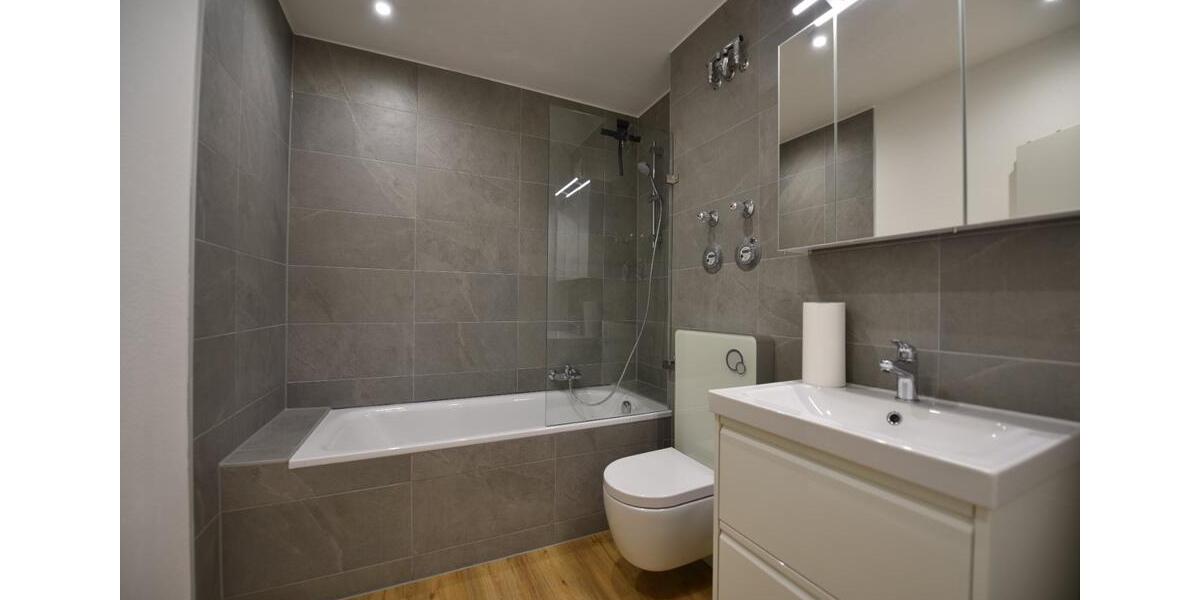 Teilmöblierte 2-Zimmer-Wohnung – Erstbezug nach Kernsanierung 2 zimmer