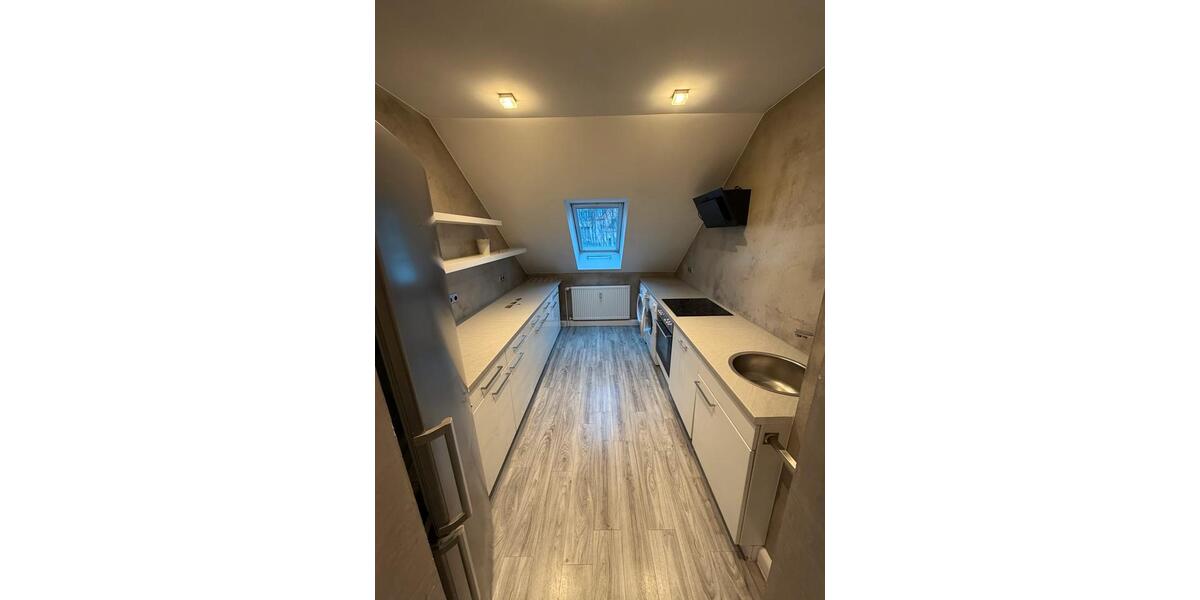 Dachgeschoßwohnung Schweinfurt Haardt - 3.5 Zimmer, 89 m&sup2;, 1.100&euro; | Angebot:26110048