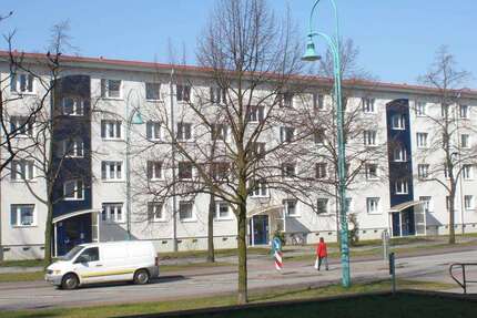 Wohnung Hoyerswerda Neustadt - 3 Zimmer, 63 m&sup2;, 335&euro; | Angebot:27020123