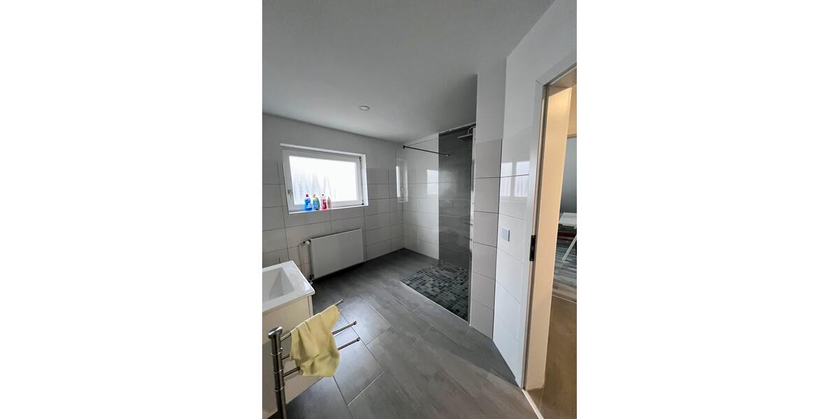 Dachgeschoßwohnung Walldorf - 3 Zimmer, 120 m&sup2;, 1.050&euro; | Angebot:24377932