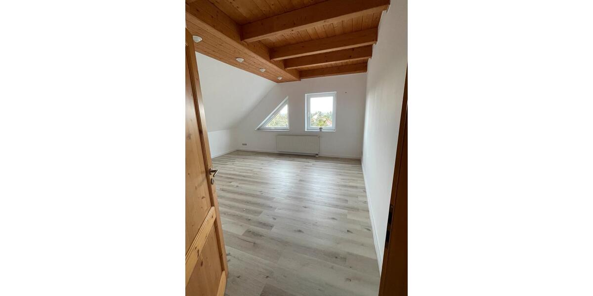 Dachgeschoßwohnung Tangerhütte - 4 Zimmer, 160 m&sup2;, 1.000&euro; | Angebot:26461435