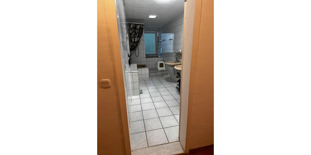 Etagenwohnung Bünde - 5 Zimmer, 163 m&sup2;, 1.000&euro; | Angebot:24687505