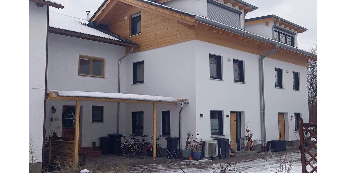 Schöne Doppelhaushälfte 5 zimmer