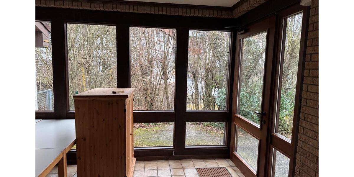 Erdgeschoßwohnung Bad Wildungen - 5 Zimmer, 140 m&sup2;, 1.200&euro; | Angebot:26365820