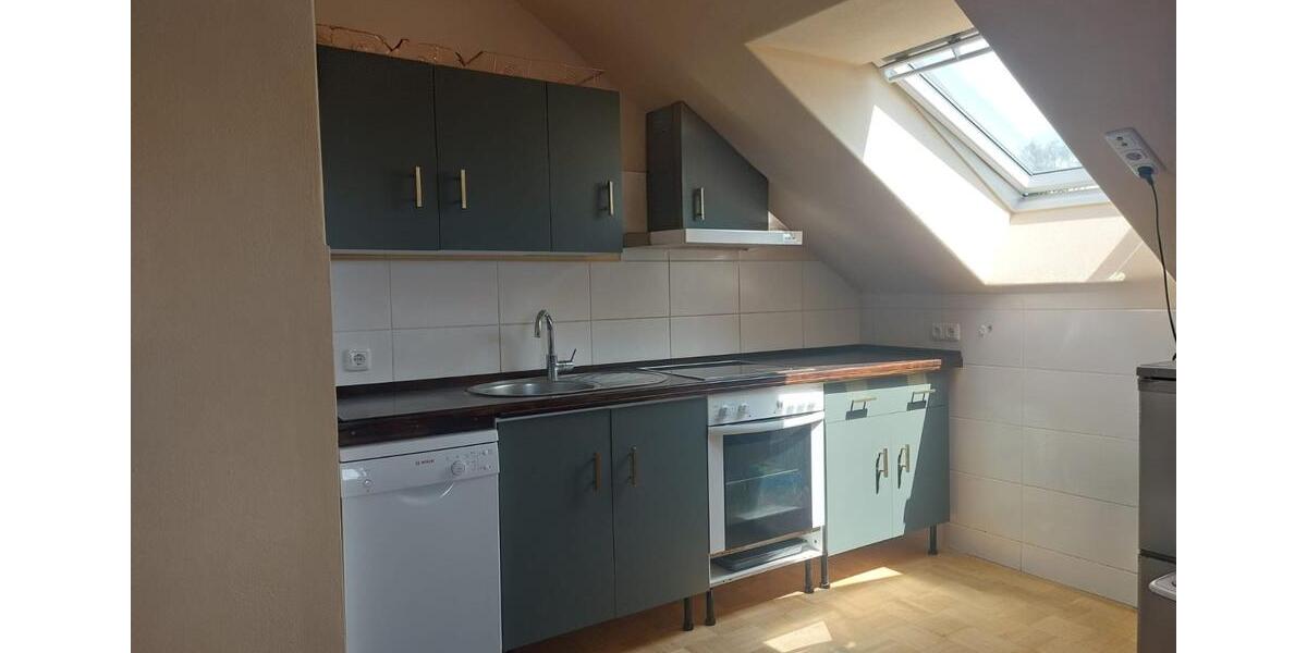 Dachgeschoßwohnung Aiterhofen - 4 Zimmer, 88 m&sup2;, 810&euro; | Angebot:25046973