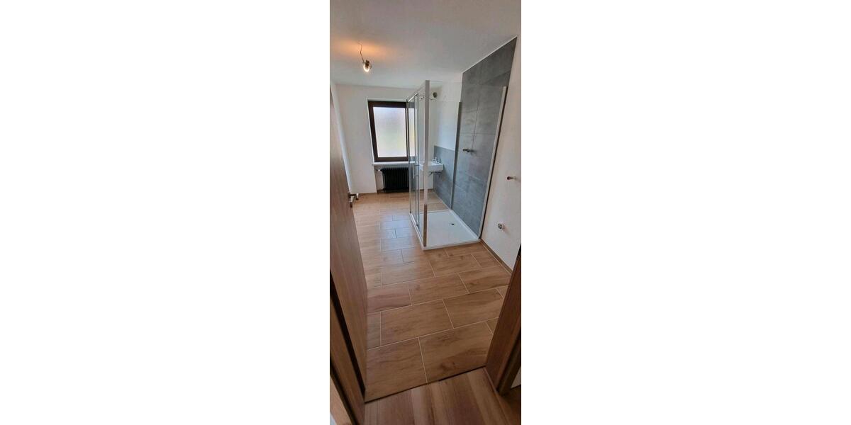 Erdgeschoßwohnung Eggenfelden - 4 Zimmer, 132 m&sup2;, 1.300&euro; | Angebot:26620643
