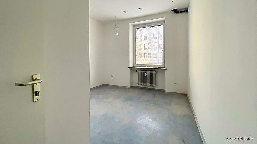 Gewerbeobjekt Fürstenfeldbruck - 9 Zimmer, 228 m&sup2;, 3.420&euro; | Angebot:24445337