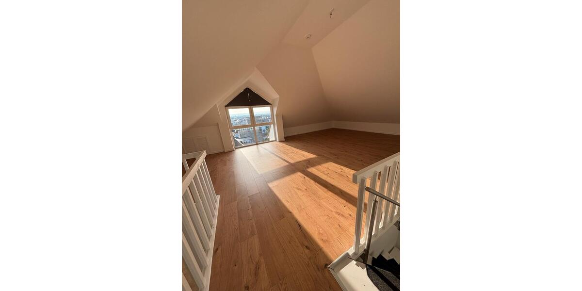 Dachgeschoßwohnung Nickenich - 4 Zimmer, 112 m&sup2;, 1.160&euro; | Angebot:25056591