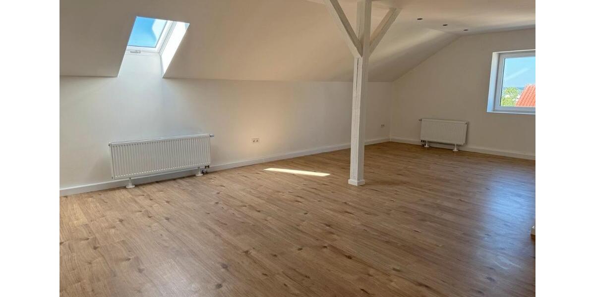 Dachgeschoßwohnung Großmehring - 3 Zimmer, 85 m&sup2;, 900&euro; | Angebot:24827231