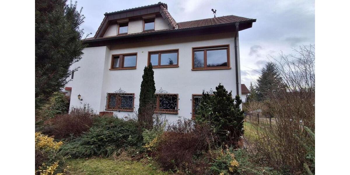 Helle 3-Zimmer-Dachgeschosswohnung (68 m²) mit großer Gartenmitbenutzung & EBK 3 zimmer