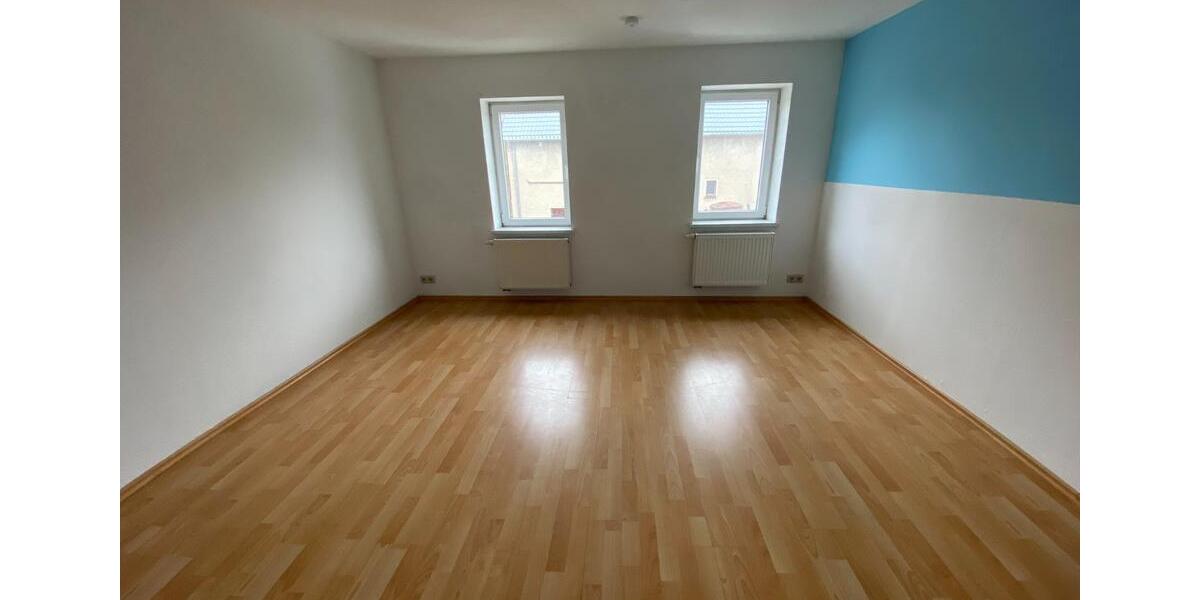 Etagenwohnung Großschirma - 6 Zimmer, 131 m&sup2;, 650&euro; | Angebot:24839287