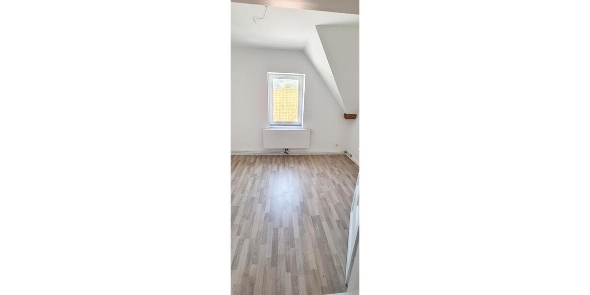 Dachgeschoßwohnung Einbeck - 4 Zimmer, 85 m&sup2;, 590&euro; | Angebot:25779790