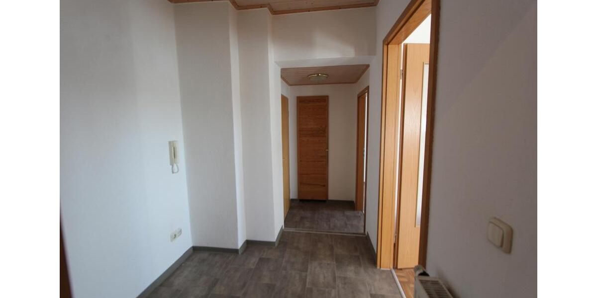 Dachgeschoßwohnung Meerane - 2 Zimmer, 56 m&sup2;, 300&euro; | Angebot:23039470