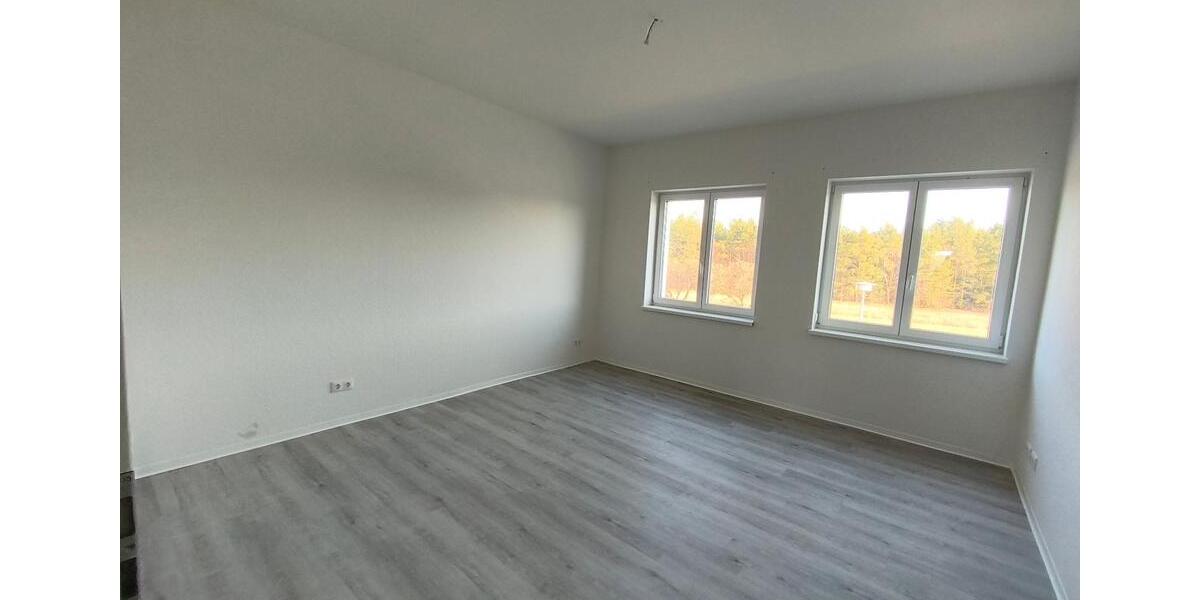 Etagenwohnung Lauta - 4 Zimmer, 136 m&sup2;, 1.090&euro; | Angebot:26458399