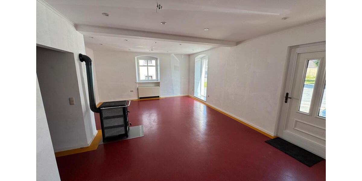 Erdgeschoßwohnung Presseck Braunersreuth - 4 Zimmer, 107 m&sup2;, 550&euro; | Angebot:25405512