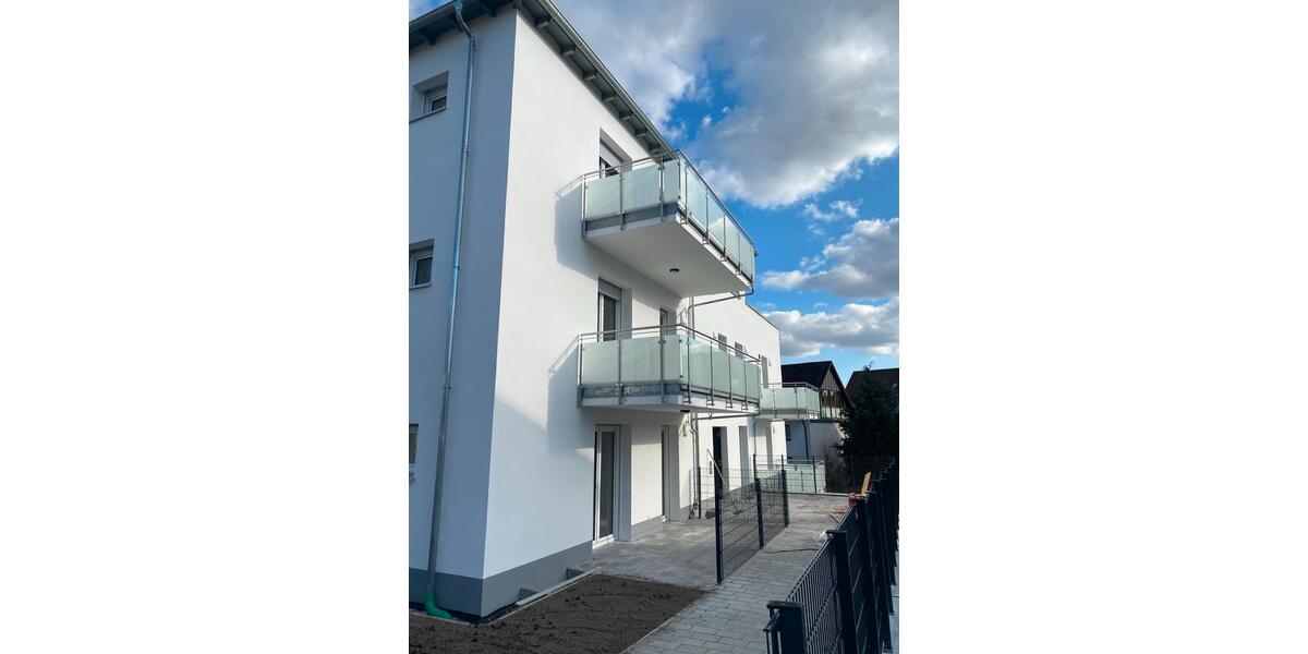 Etagenwohnung Windischeschenbach - 4 Zimmer, 102 m&sup2;, 1.200&euro; | Angebot:25944311