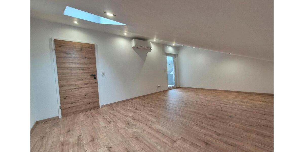 Dachgeschoßwohnung Sankt Ingbert - 1 Zimmer, 86 m&sup2;, 850&euro; | Angebot:26532843
