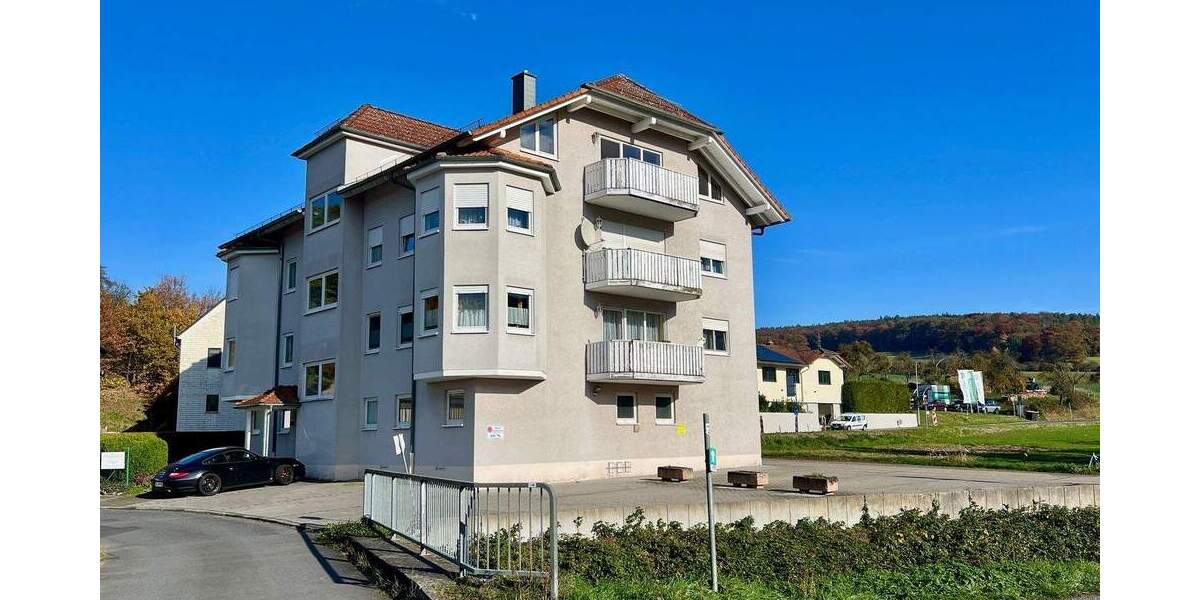 Helle 3 Zimmerwohnung mit Blick ins 