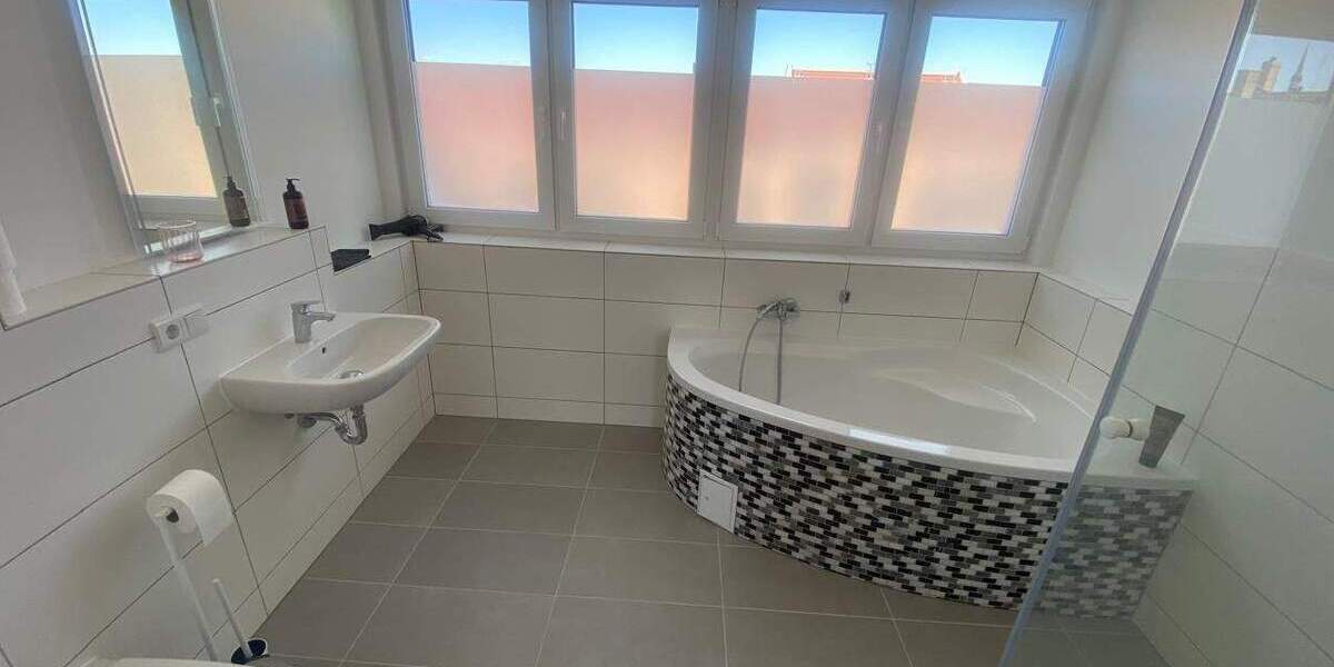 Etagenwohnung Leipzig Sellerhausen-Stünz - 2 Zimmer, 49 m&sup2;, 735&euro; | Angebot:26390631