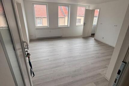 2 Raum Wohnung frisch Renoviert 1. Bezug 2 zimmer