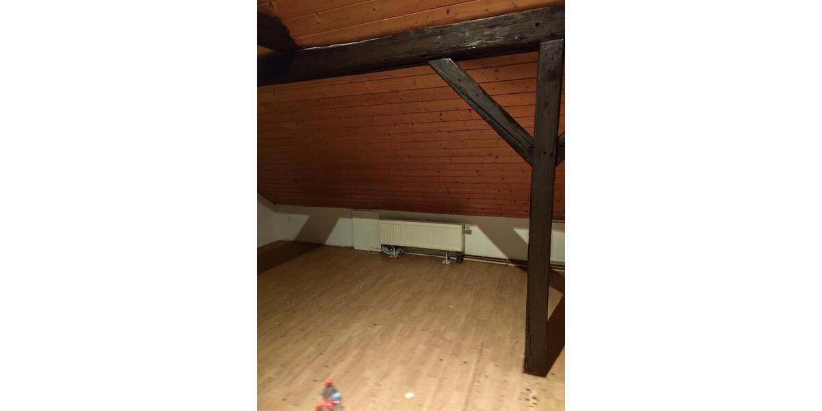 Etagenwohnung Darmstadt Eberstadt - 4 Zimmer, 160 m&sup2;, 1.500&euro; | Angebot:24525401