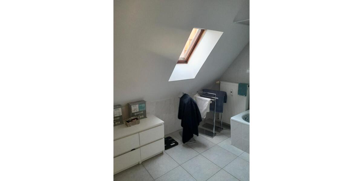 Etagenwohnung Dassel - 3 Zimmer, 100 m&sup2;, 450&euro; | Angebot:26507146