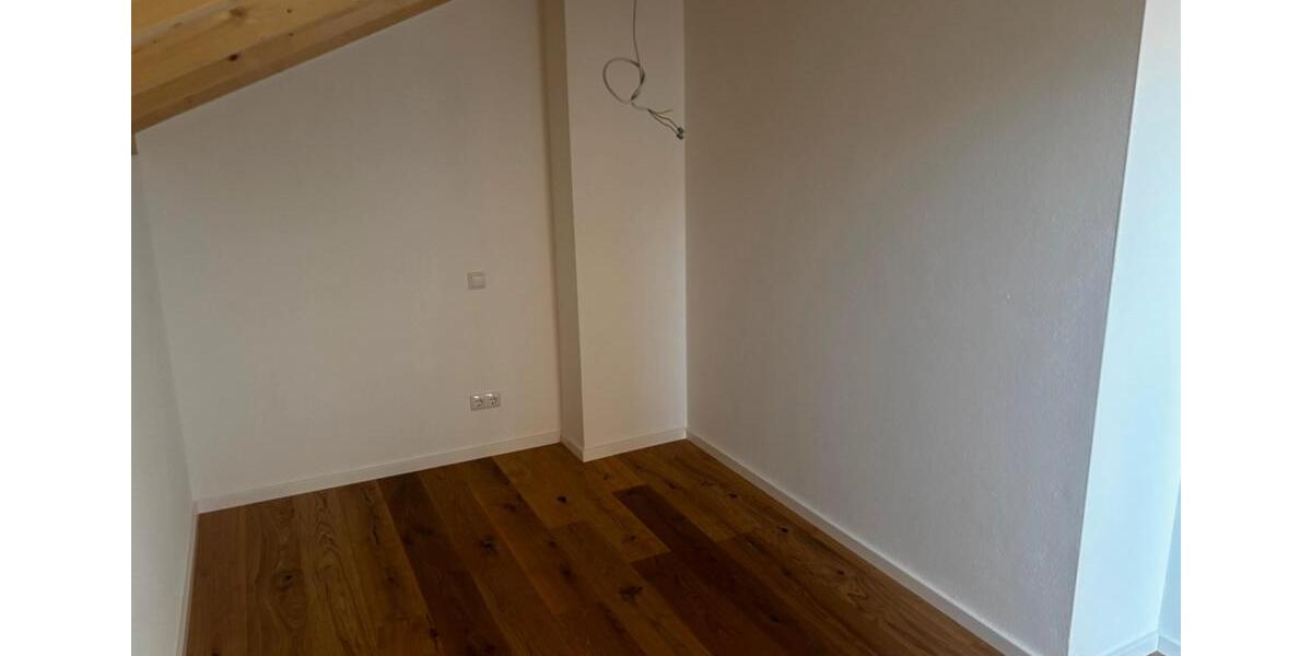 Dachgeschoßwohnung Feichten an der Alz - 4 Zimmer, 89 m&sup2;, 1.215&euro; | Angebot:25481408