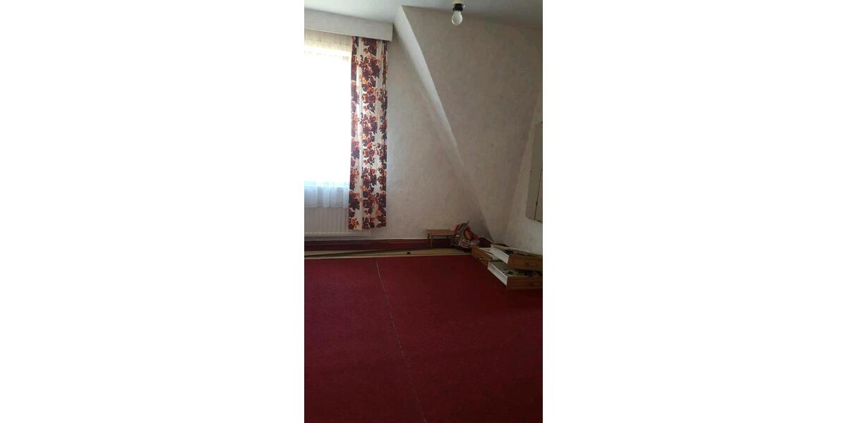 Etagenwohnung Neuhaus am Rennweg - 4 Zimmer, 100 m&sup2;, 400&euro; | Angebot:26289124