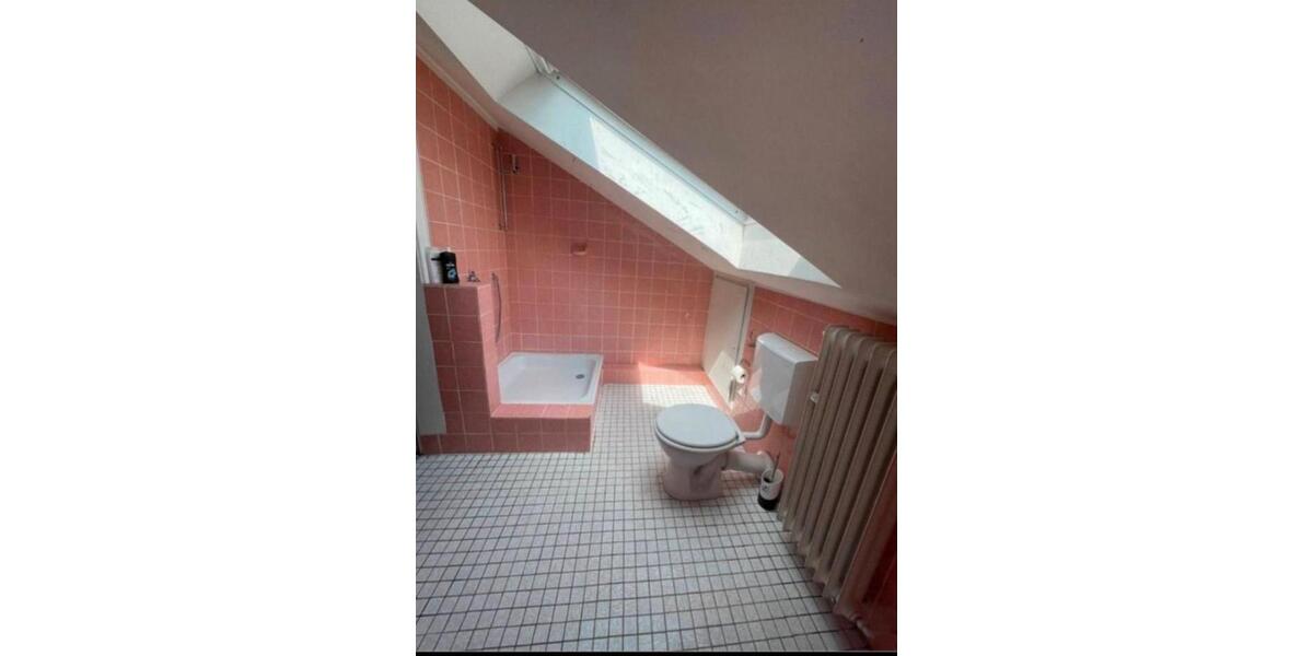 Dachgeschoßwohnung Grevenbroich - 2.5 Zimmer, 96 m&sup2;, 720&euro; | Angebot:25057385